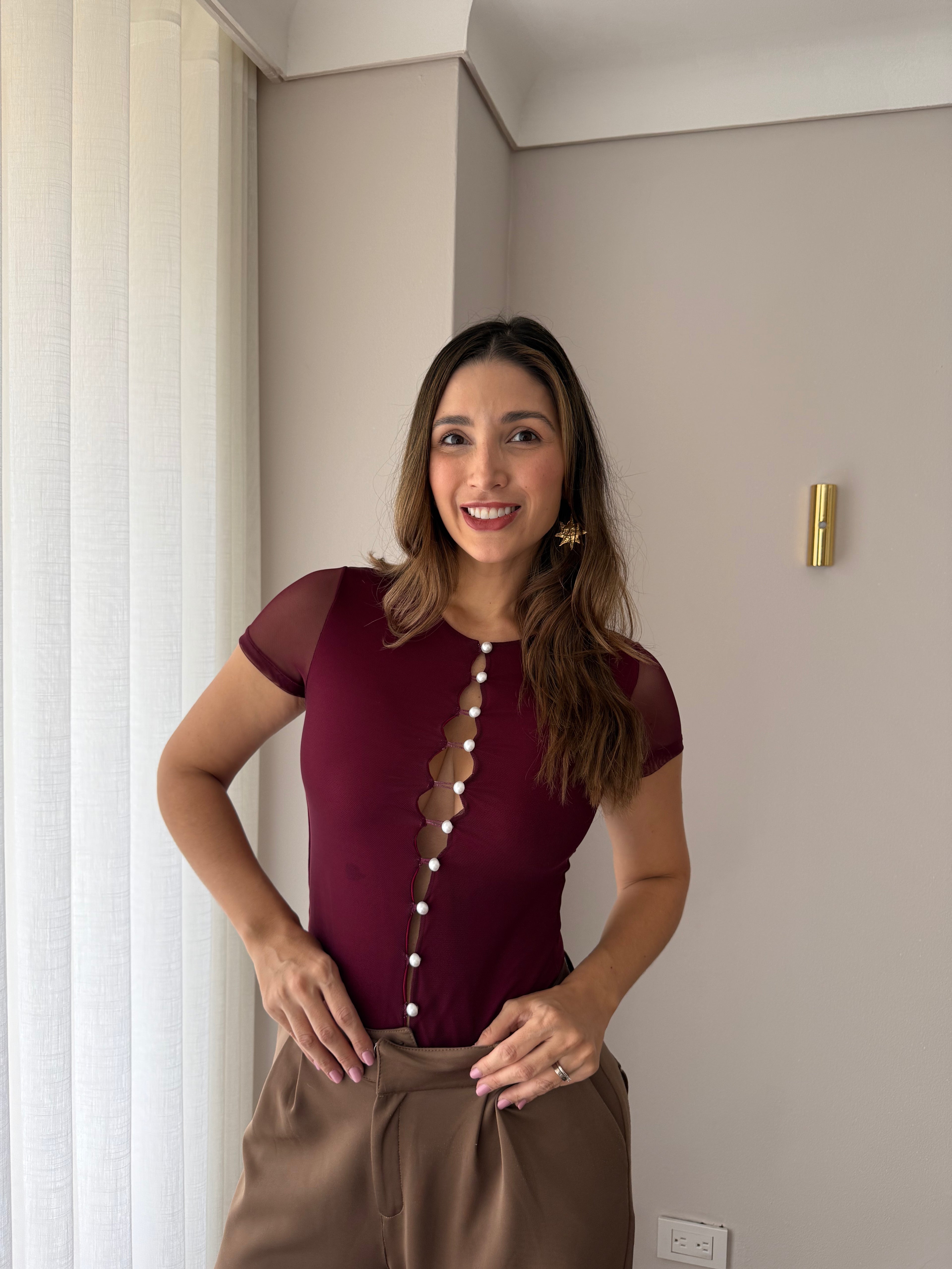 Body Luciana Vino Tinto Con Botones Y Mangas En Malla Para Mujer
