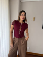 Body Luciana Vino Tinto Con Botones Y Mangas En Malla Para Mujer