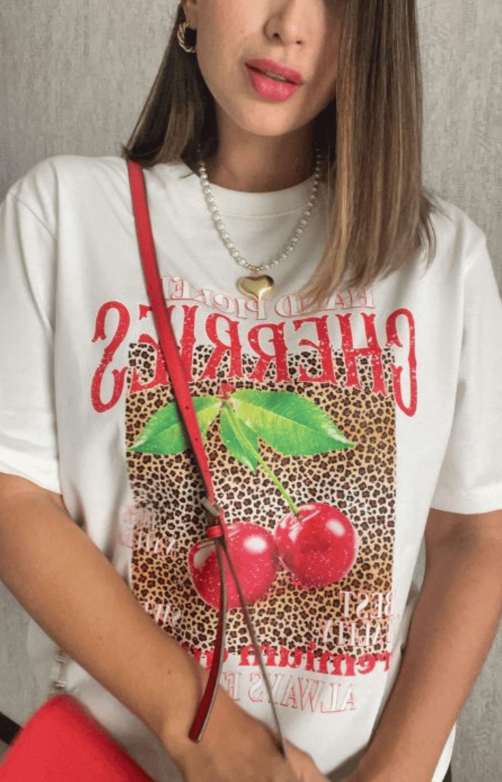 Camiseta oversize estampada blanca cherry animal print