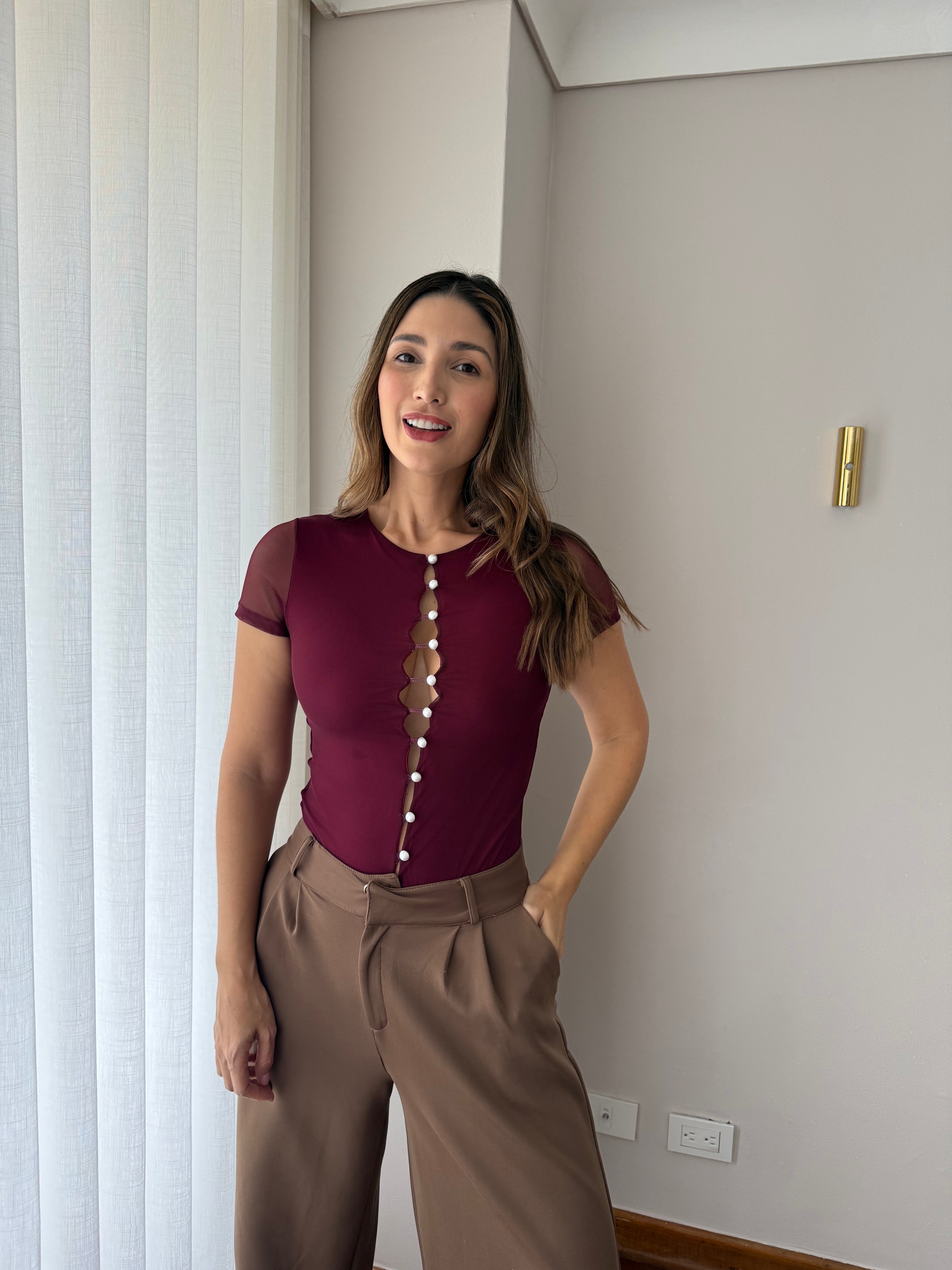 Body Luciana Vino Tinto Con Botones Y Mangas En Malla Para Mujer