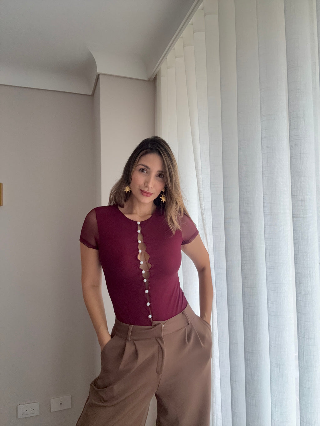 Body Luciana Vino Tinto Con Botones Y Mangas En Malla Para Mujer
