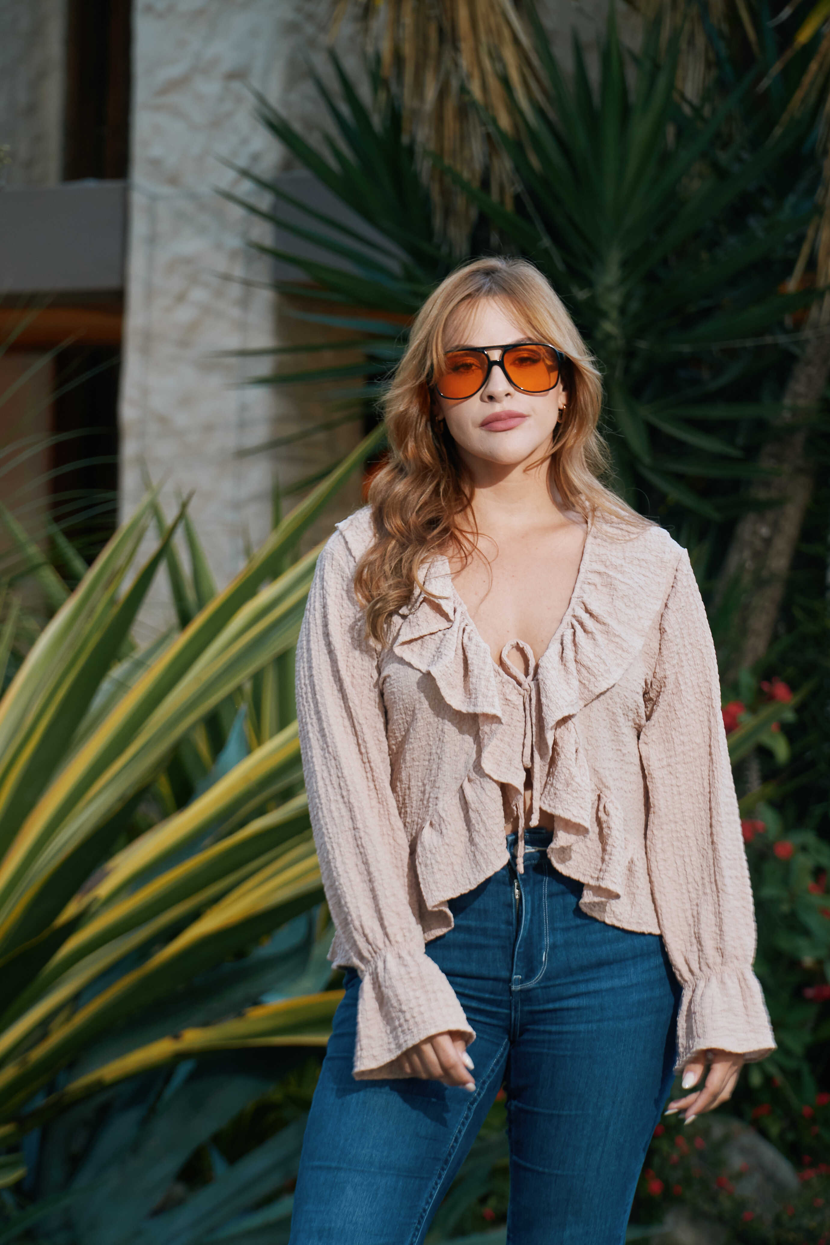Camisa Nude de boleros anudada al frente Boho